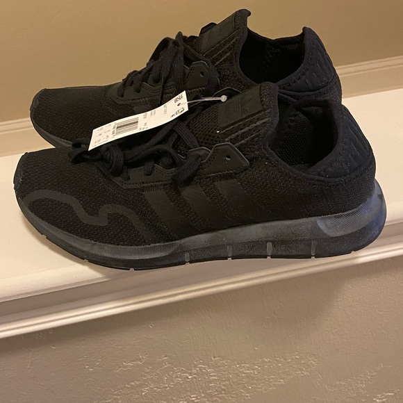 Adidas - Picture 4 of 4